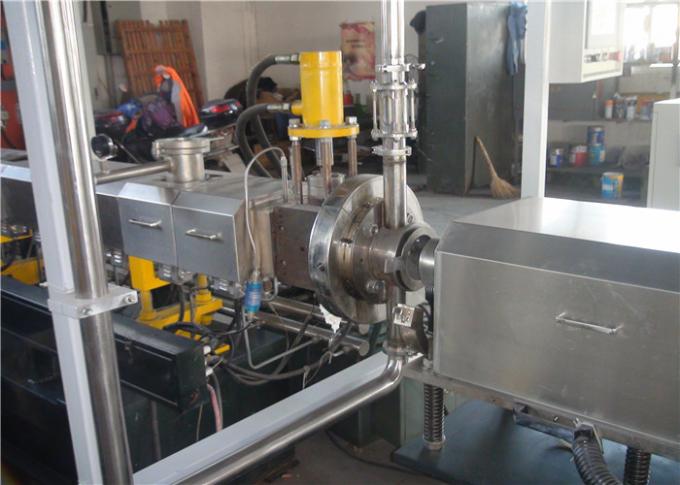30-50kg/H máquina da extrusão do parafuso do gêmeo PP + TIO2 no tipo do corte da água